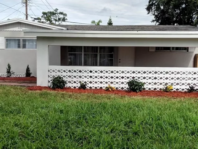 3-bedroom home for sale in Hollywood - 6461 Evans St - MondialRealty