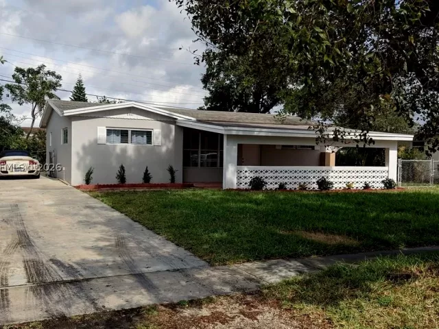 3-bedroom home for sale in Hollywood - 6461 Evans St - MondialRealty