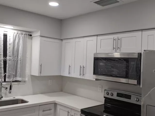 3-bedroom home for sale in Hollywood - 6461 Evans St - MondialRealty