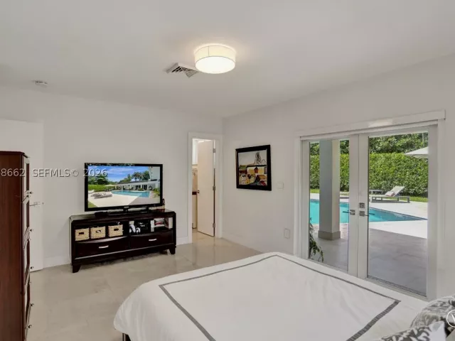 4-bedroom home for sale in Coral Gables - 1601 Lugo Ave - MondialRealty