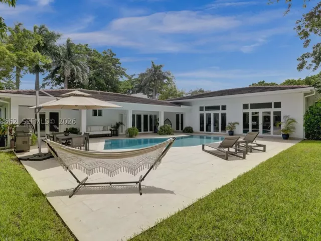 4-bedroom home for sale in Coral Gables - 1601 Lugo Ave - MondialRealty