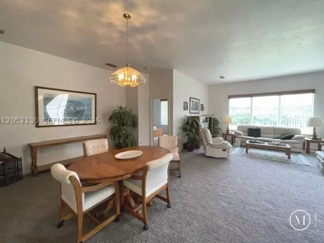 3-bedroom home for sale in West Palm Beach - 1020 Bear Island Dr - MondialRealty