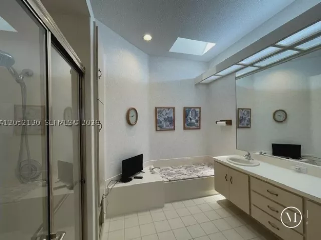 3-bedroom home for sale in West Palm Beach - 1020 Bear Island Dr - MondialRealty