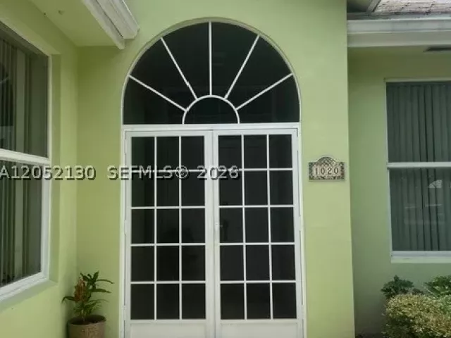 3-bedroom home for sale in West Palm Beach - 1020 Bear Island Dr - MondialRealty