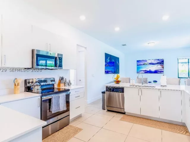 4-bedroom home for sale in Miami - 13218 SW 230th st - MondialRealty
