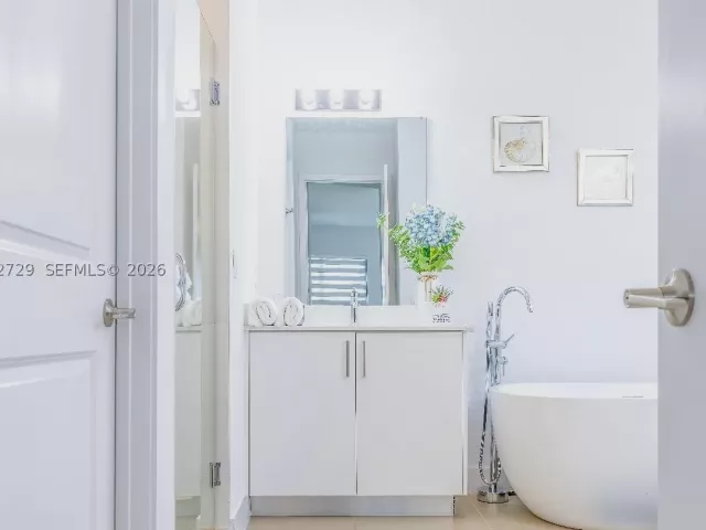 4-bedroom home for sale in Miami - 13218 SW 230th st - MondialRealty