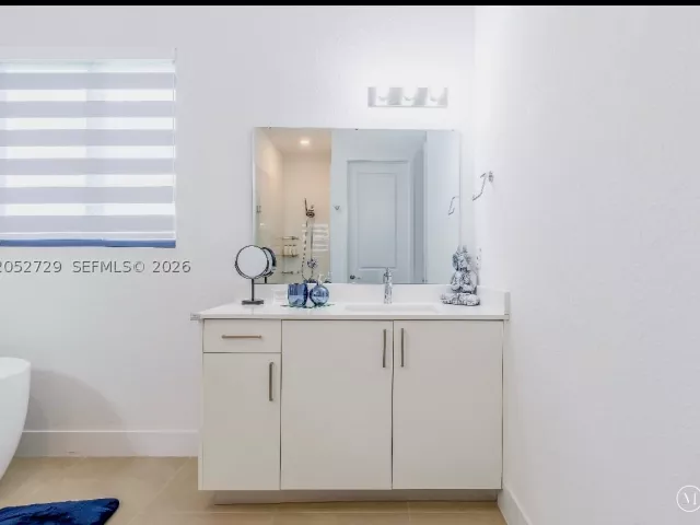 4-bedroom home for sale in Miami - 13218 SW 230th st - MondialRealty