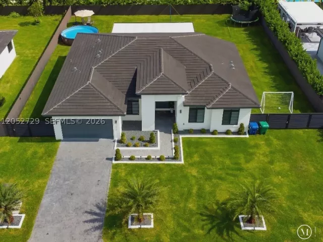 4-bedroom home for sale in Miami - 13218 SW 230th st - MondialRealty