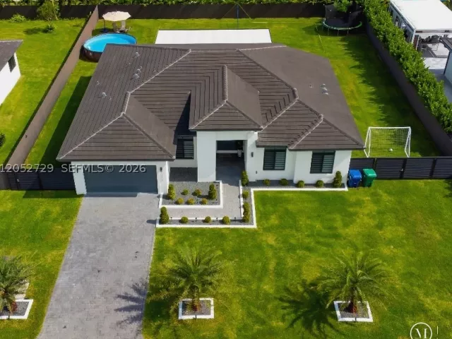 4-bedroom home for sale in Miami - 13218 SW 230th st - MondialRealty