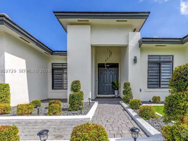 4-bedroom home for sale in Miami - 13218 SW 230th st - MondialRealty