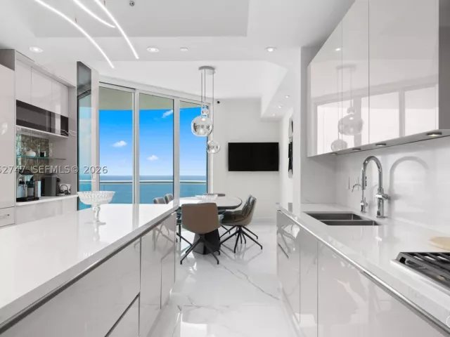 3-bedroom condo for sale in Sunny Isles Beach - 16047 Collins Ave 1703 - MondialRealty