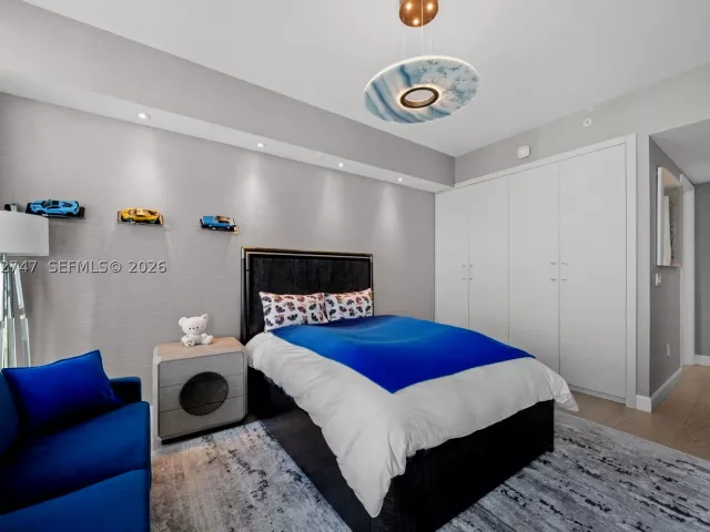 3-bedroom condo for sale in Sunny Isles Beach - 16047 Collins Ave 1703 - MondialRealty
