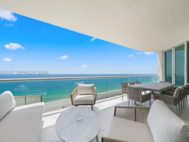 3-bedroom condo for sale in Sunny Isles Beach - 16047 Collins Ave 1703 - MondialRealty