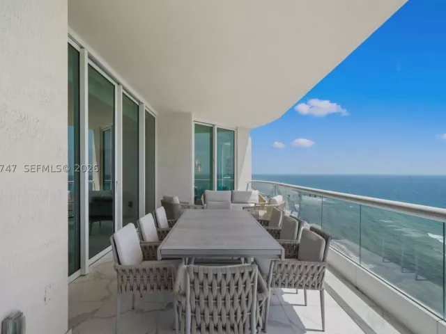 3-bedroom condo for sale in Sunny Isles Beach - 16047 Collins Ave 1703 - MondialRealty