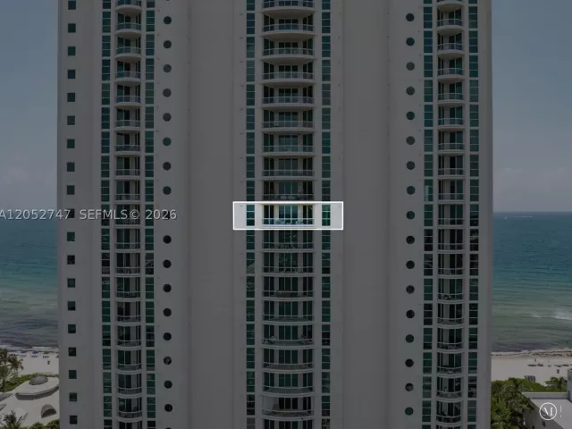 3-bedroom condo for sale in Sunny Isles Beach - 16047 Collins Ave 1703 - MondialRealty