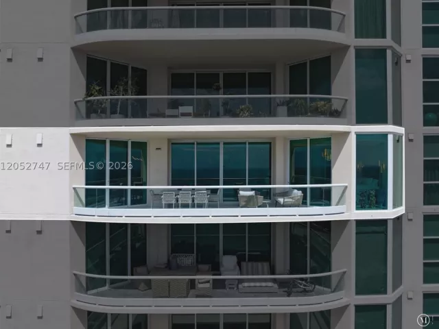3-bedroom condo for sale in Sunny Isles Beach - 16047 Collins Ave 1703 - MondialRealty
