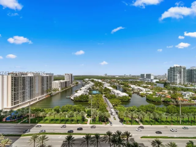 3-bedroom condo for sale in Sunny Isles Beach - 16047 Collins Ave 1703 - MondialRealty