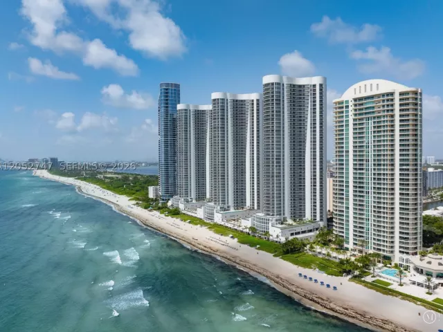 3-bedroom condo for sale in Sunny Isles Beach - 16047 Collins Ave 1703 - MondialRealty