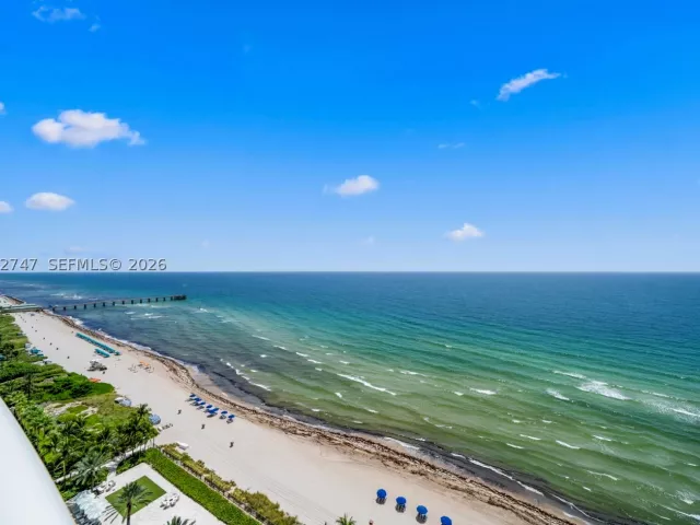 3-bedroom condo for sale in Sunny Isles Beach - 16047 Collins Ave 1703 - MondialRealty