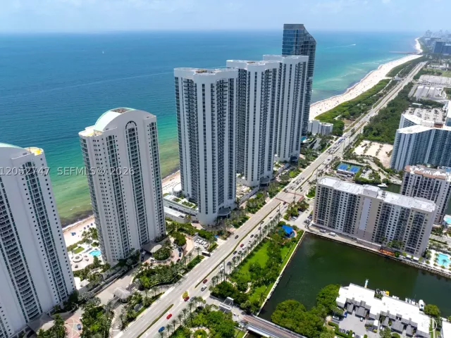 3-bedroom condo for sale in Sunny Isles Beach - 16047 Collins Ave 1703 - MondialRealty
