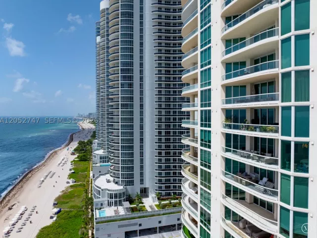 3-bedroom condo for sale in Sunny Isles Beach - 16047 Collins Ave 1703 - MondialRealty