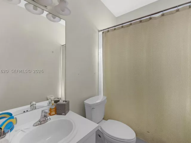 4-bedroom home for sale in Homestead - 2002 SE 17th Ave - MondialRealty