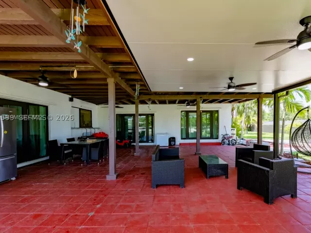 4-bedroom home for sale in Homestead - 21290 SW 234th St - MondialRealty