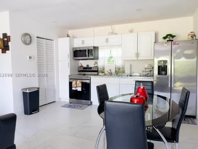 4-bedroom home for sale in Homestead - 21290 SW 234th St - MondialRealty