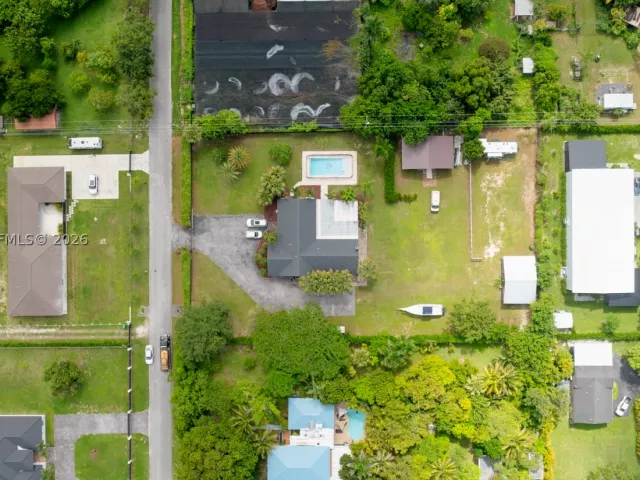 4-bedroom home for sale in Homestead - 21290 SW 234th St - MondialRealty
