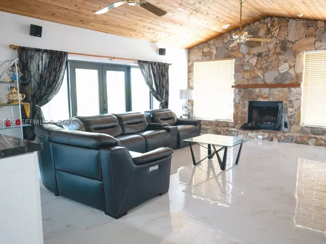 4-bedroom home for sale in Homestead - 21290 SW 234th St - MondialRealty