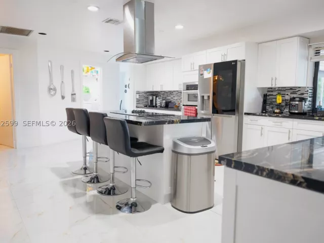 4-bedroom home for sale in Homestead - 21290 SW 234th St - MondialRealty