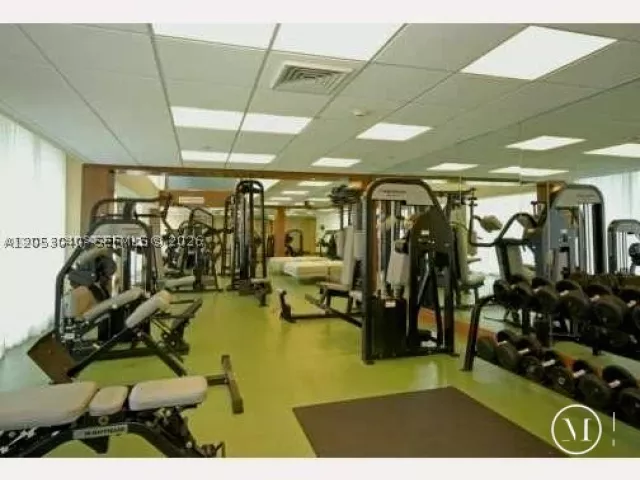 2-bedroom condo for rent in Miami - 41 SE 5th St 402 - MondialRealty