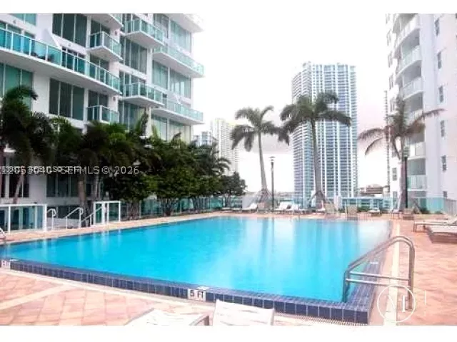 2-bedroom condo for rent in Miami - 41 SE 5th St 402 - MondialRealty