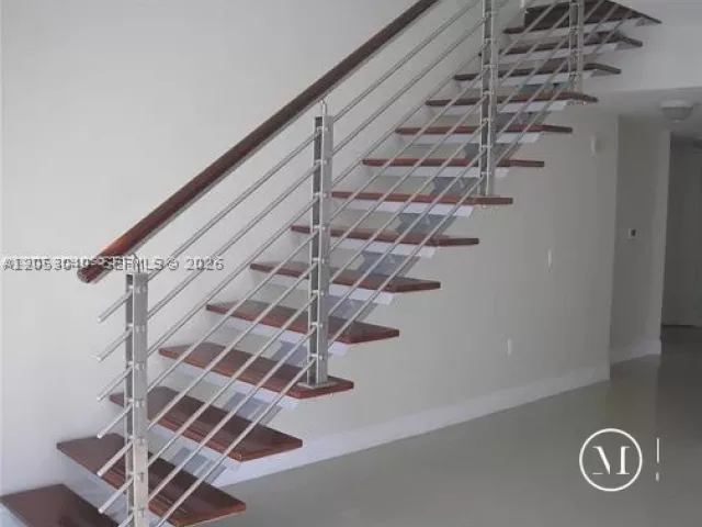 2-bedroom condo for rent in Miami - 41 SE 5th St 402 - MondialRealty