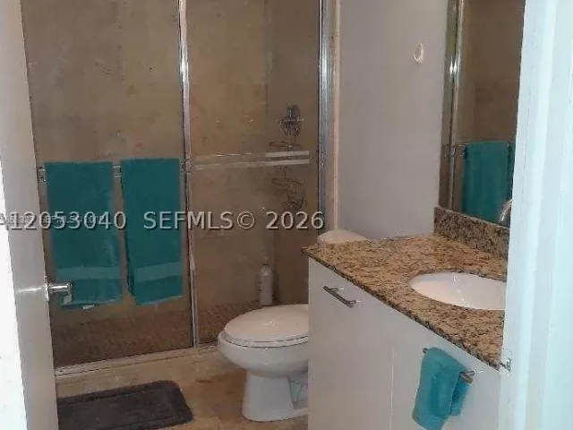 2-bedroom condo for rent in Miami - 41 SE 5th St 402 - MondialRealty