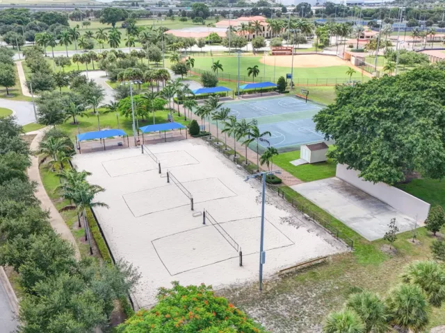 4-bedroom home for sale in West Palm Beach - 3400 PARKER Avenue - MondialRealty