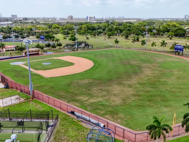 4-bedroom home for sale in West Palm Beach - 3400 PARKER Avenue - MondialRealty