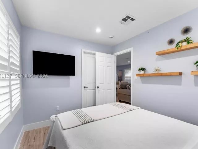 2-bedroom home for rent in Fort Lauderdale - 230 SW 12th Ave 0 - MondialRealty