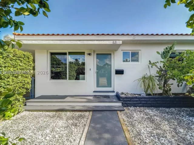 3-bedroom home for rent in Miami Beach - 821 84th St - MondialRealty