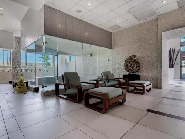 2-bedroom condo for sale in Miami - 92 SW 3rd St 2510 - MondialRealty