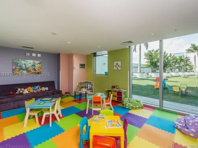 2-bedroom condo for sale in Miami - 92 SW 3rd St 2510 - MondialRealty