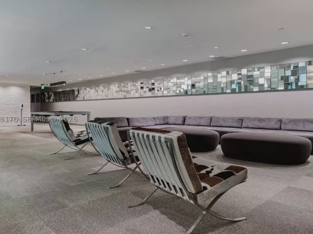 2-bedroom condo for sale in Miami - 92 SW 3rd St 2510 - MondialRealty