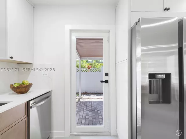 3-bedroom home for sale in Fort Lauderdale - 1014 SW 20th St - MondialRealty