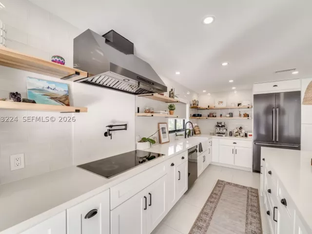 5-bedroom home for sale in Hollywood - 3400 N Park Rd - MondialRealty