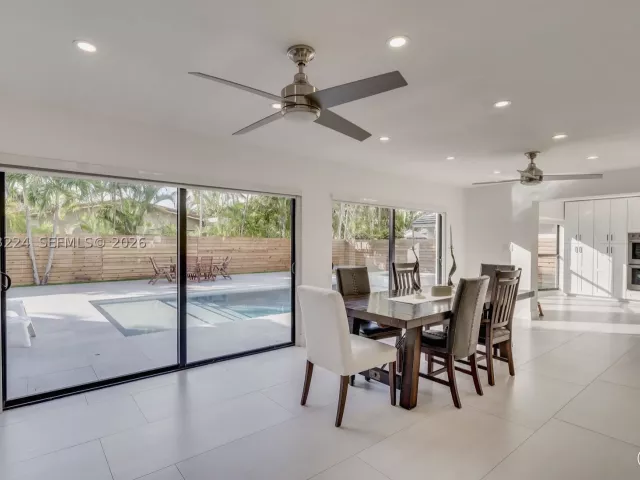 5-bedroom home for sale in Hollywood - 3400 N Park Rd - MondialRealty