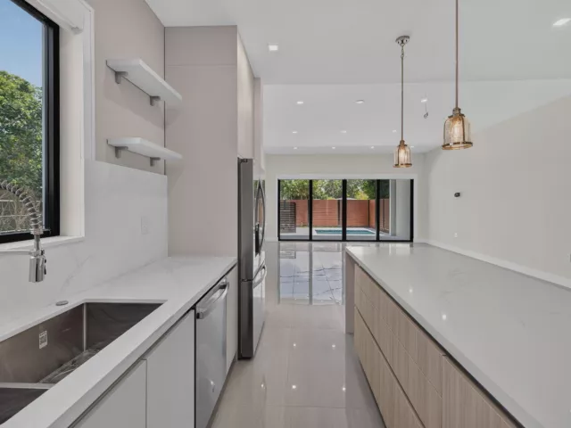 4-bedroom home for rent in Fort Lauderdale - 704 SW 9th Street - MondialRealty