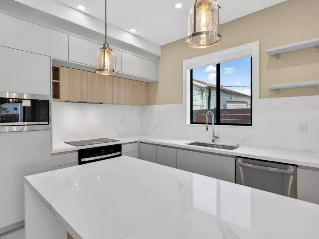 4-bedroom home for rent in Fort Lauderdale - 704 SW 9th Street - MondialRealty