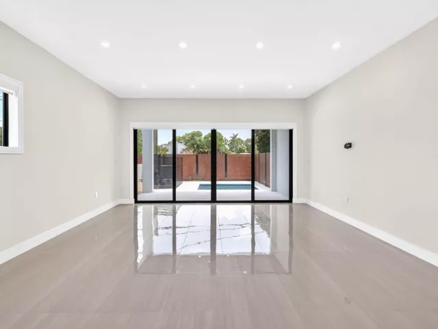 4-bedroom home for rent in Fort Lauderdale - 704 SW 9th Street - MondialRealty