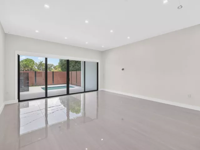 4-bedroom home for rent in Fort Lauderdale - 704 SW 9th Street - MondialRealty