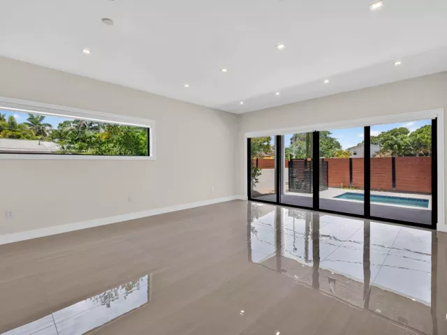 4-bedroom home for rent in Fort Lauderdale - 704 SW 9th Street - MondialRealty